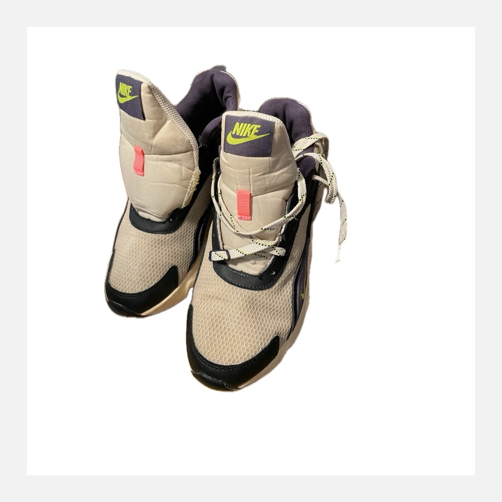 Nike Women's Beige and Black Ankle Bootie Sneaker